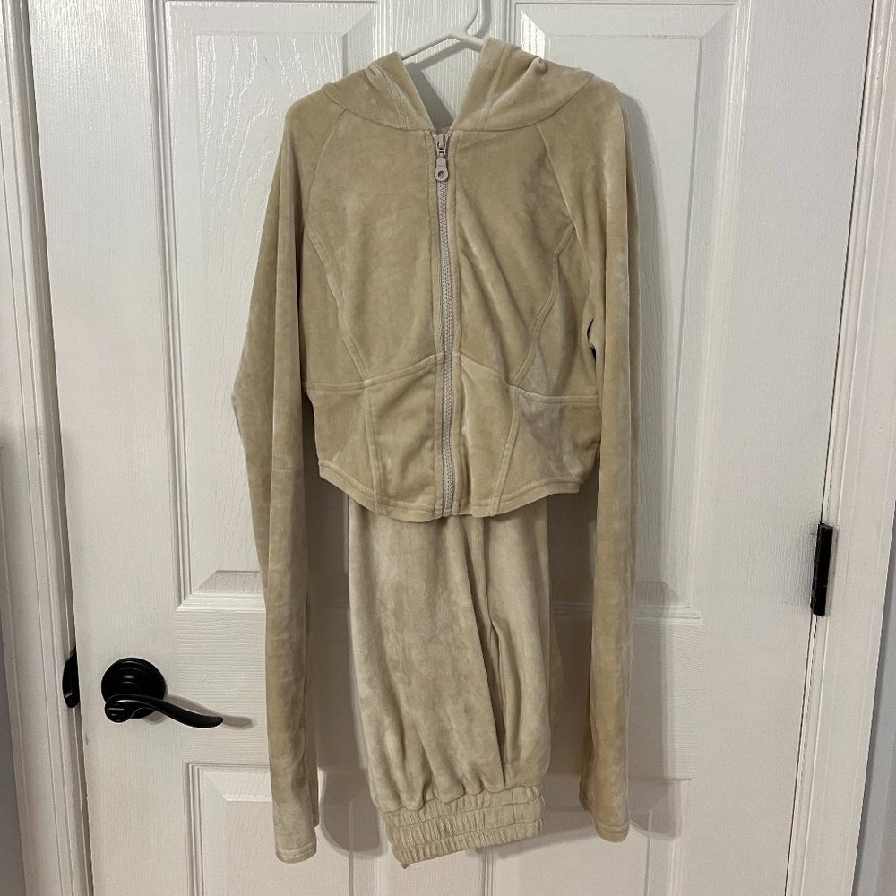 TWO PIECE VELVET ZIP UP AND PANTS